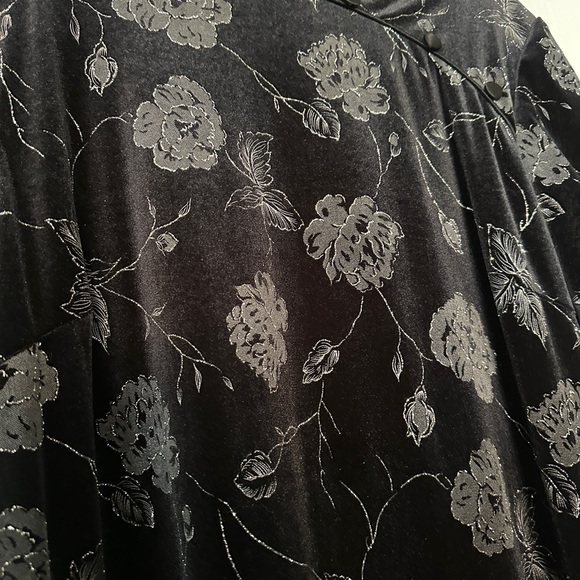 Black Floral Velvet Maxi Dress - Picture 3 of 9